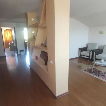 Vila Ghiocelul Tuzla